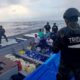 Fuerza Naval de El Salvador custodia una lancha en la que narcotraficantes transportaban más de 1,500 kilos de cocaina.