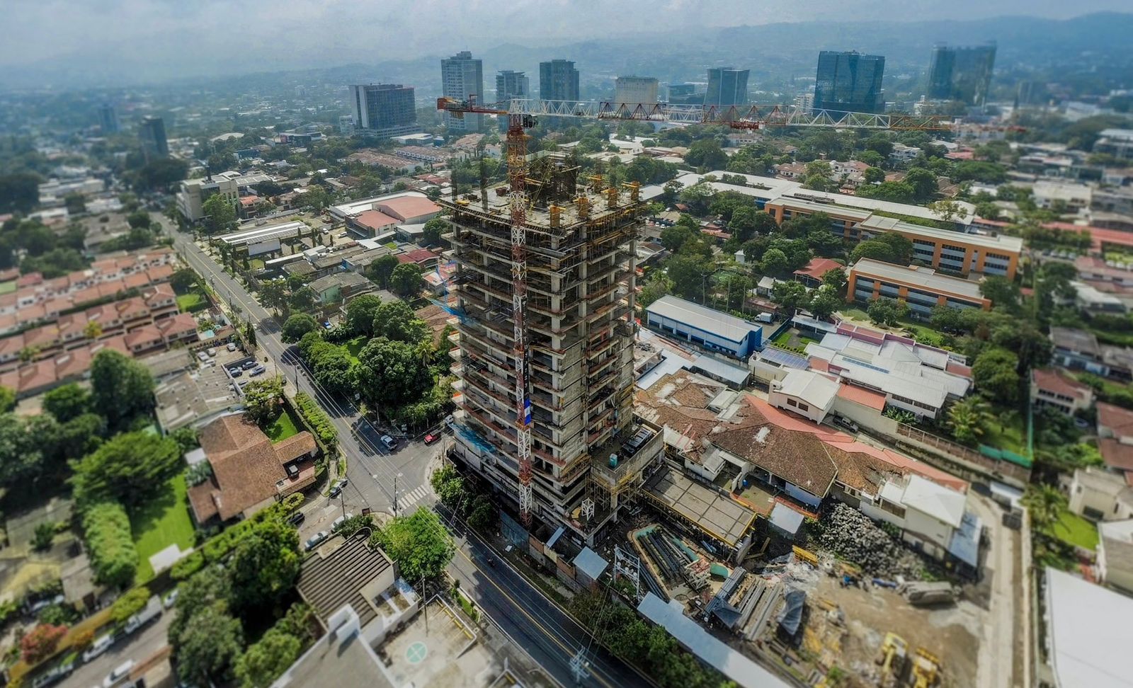 Construcción en el Gran San Salvador marca un año récord con 67 nuevos  proyectos en altura - Derecho y Negocios
